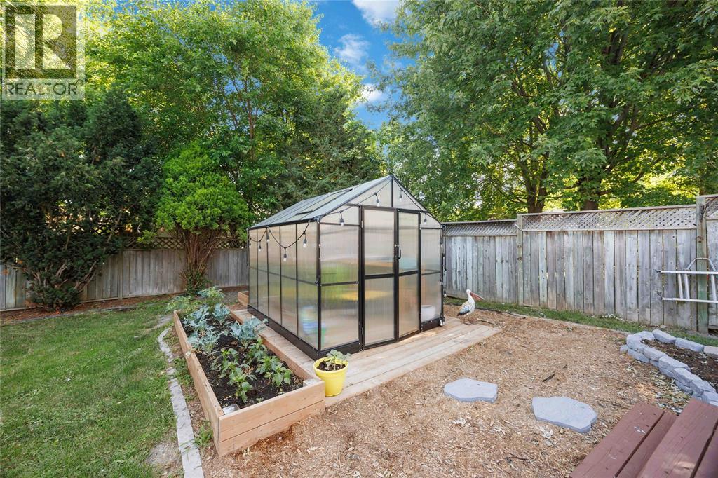 118 FINCH DRIVE - 40