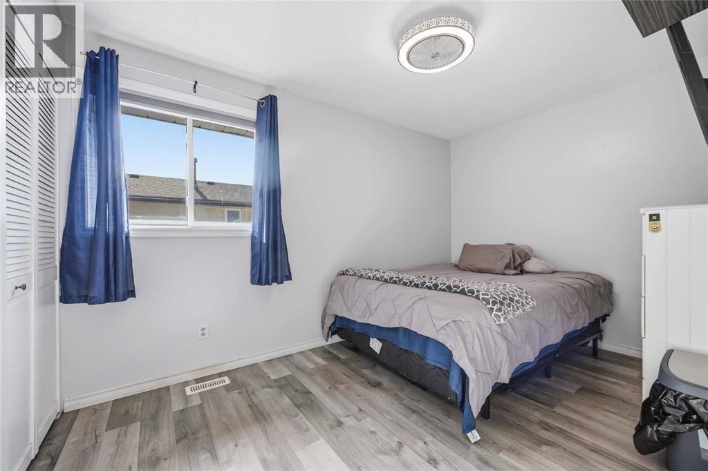 118 FINCH DRIVE - 24