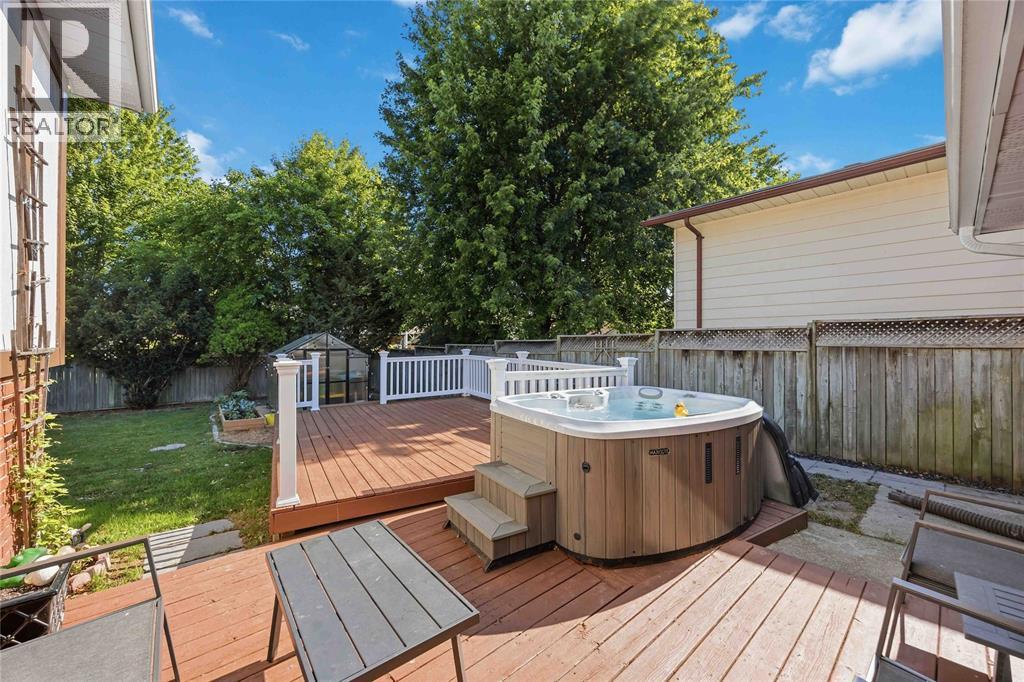118 FINCH DRIVE - 35
