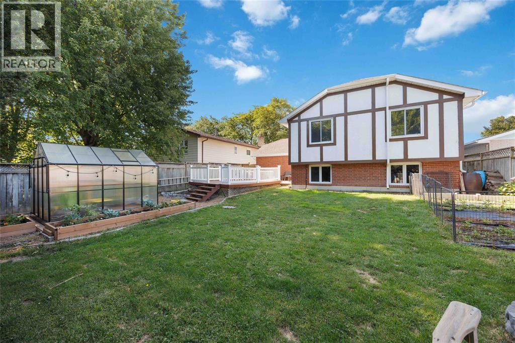 118 FINCH DRIVE - 44
