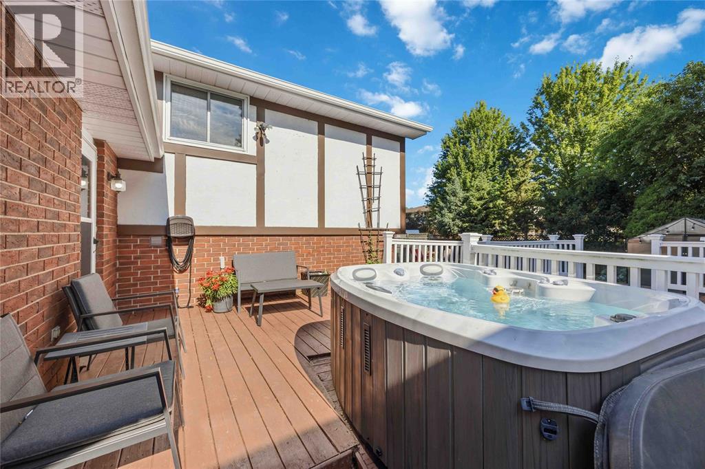 118 FINCH DRIVE - 36