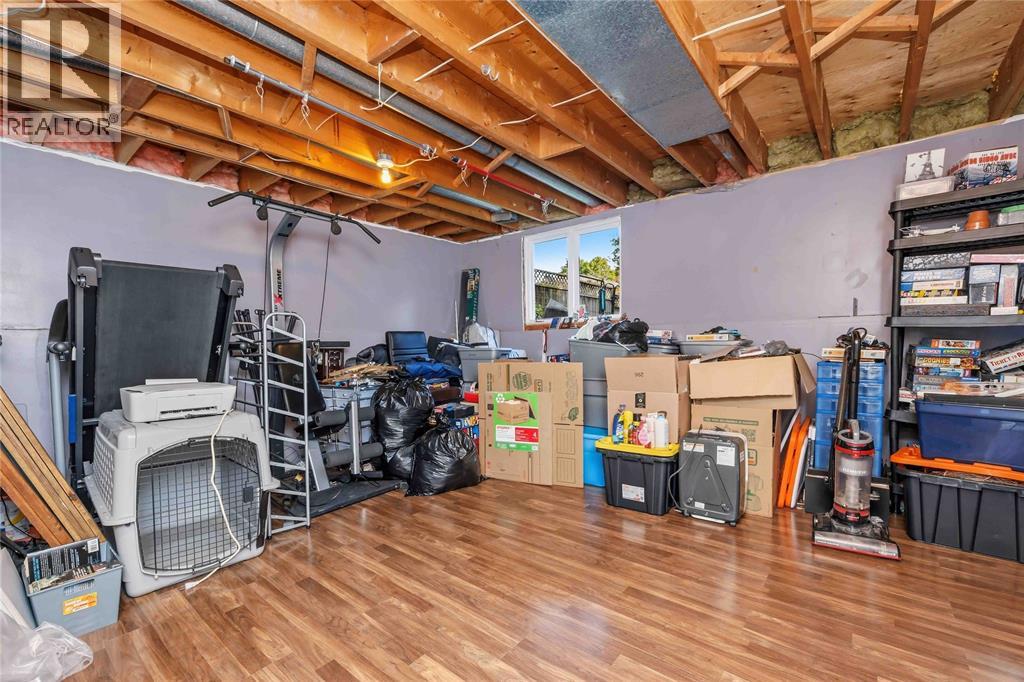 118 FINCH DRIVE - 33