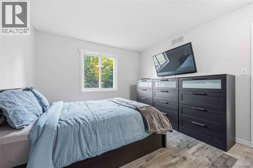 118 FINCH DRIVE - 27