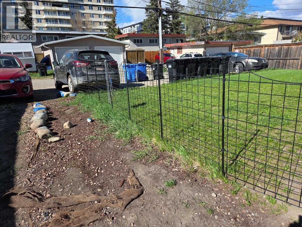 638, 640 68 Avenue SW - 27