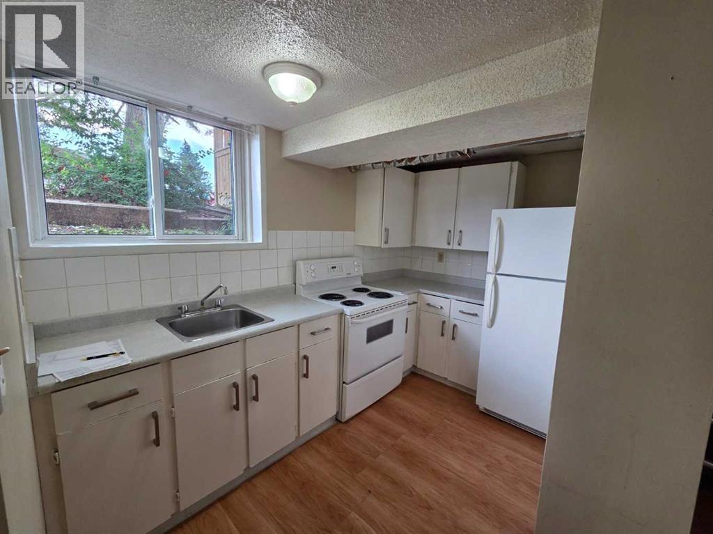 638, 640 68 Avenue SW - 15