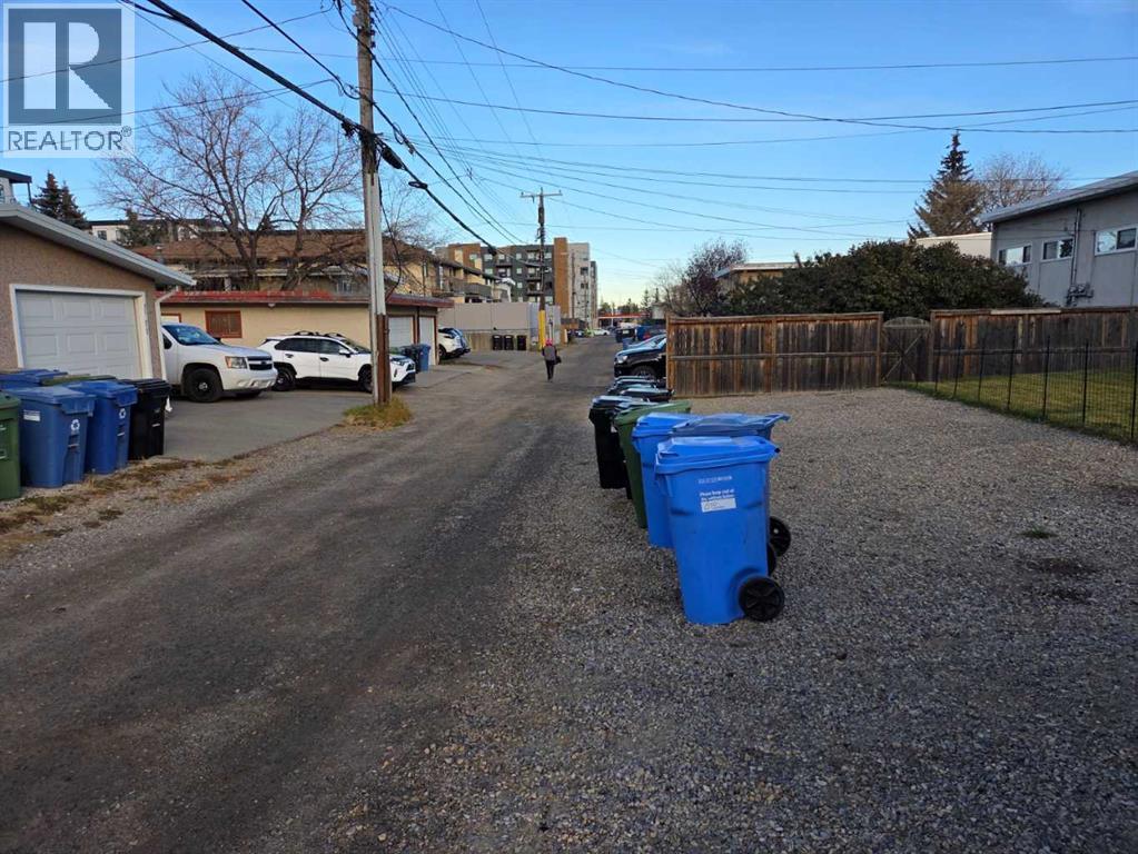 638, 640 68 Avenue SW - 29
