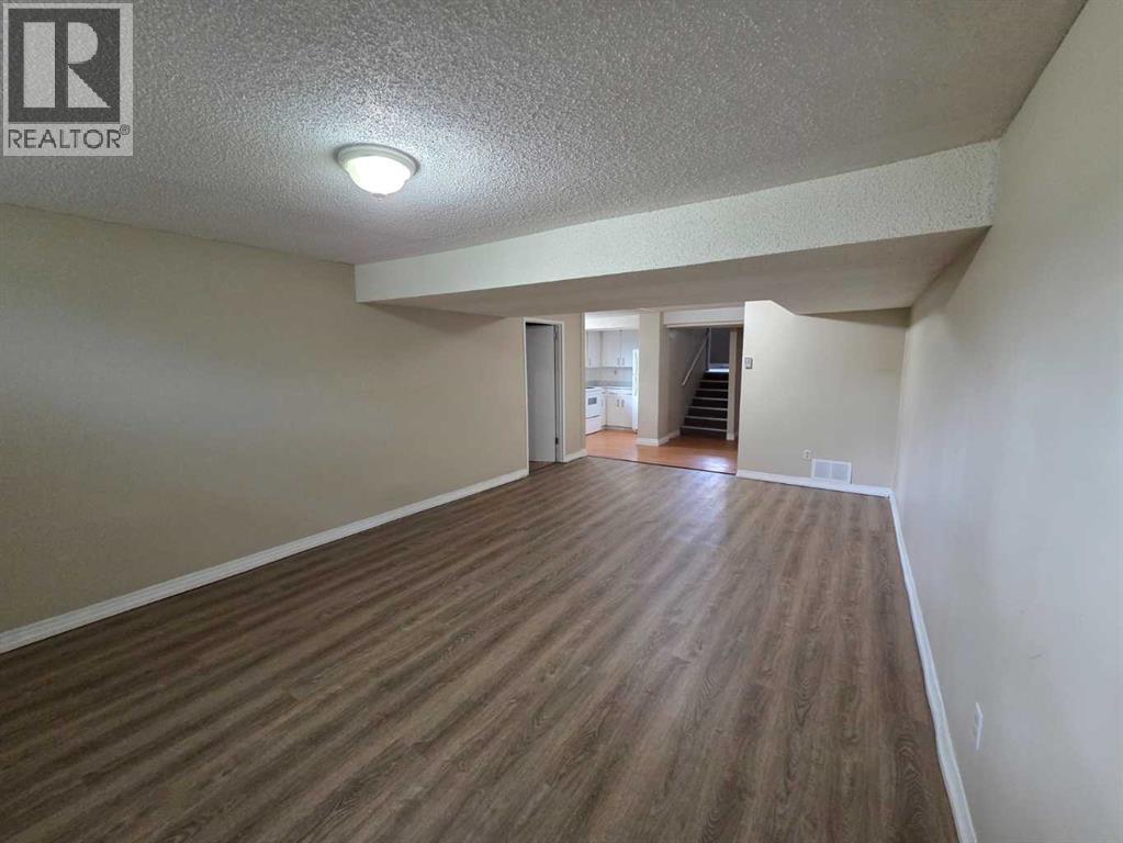 638, 640 68 Avenue SW - 14