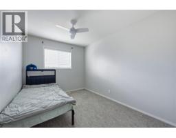 Living room - 417 Wigglesworth Crescent, Kelowna, BC V1X7N3 Photo 17