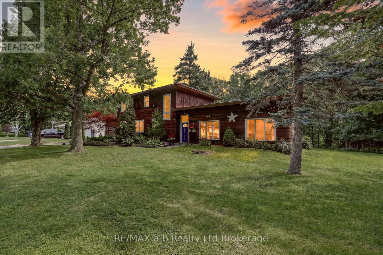 61 PARKWOOD DRIVE - 1