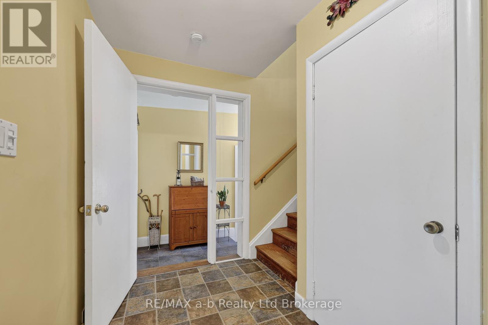 61 PARKWOOD DRIVE - 33