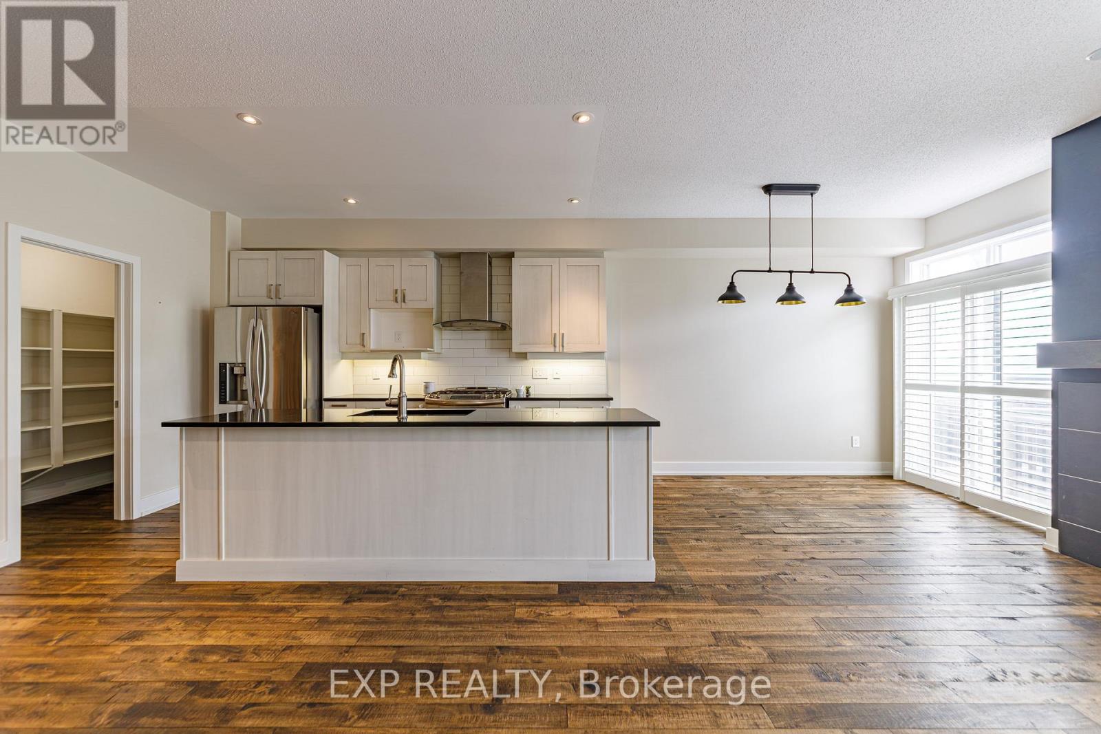 605 TENNANT WAY, Ottawa. Luxury613. By Peter Sagos - Image 8