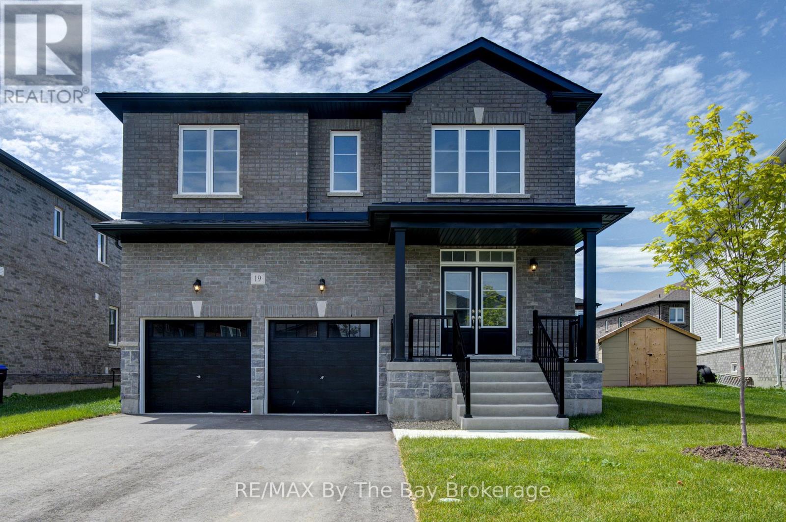 19 AMBER DRIVE - 1