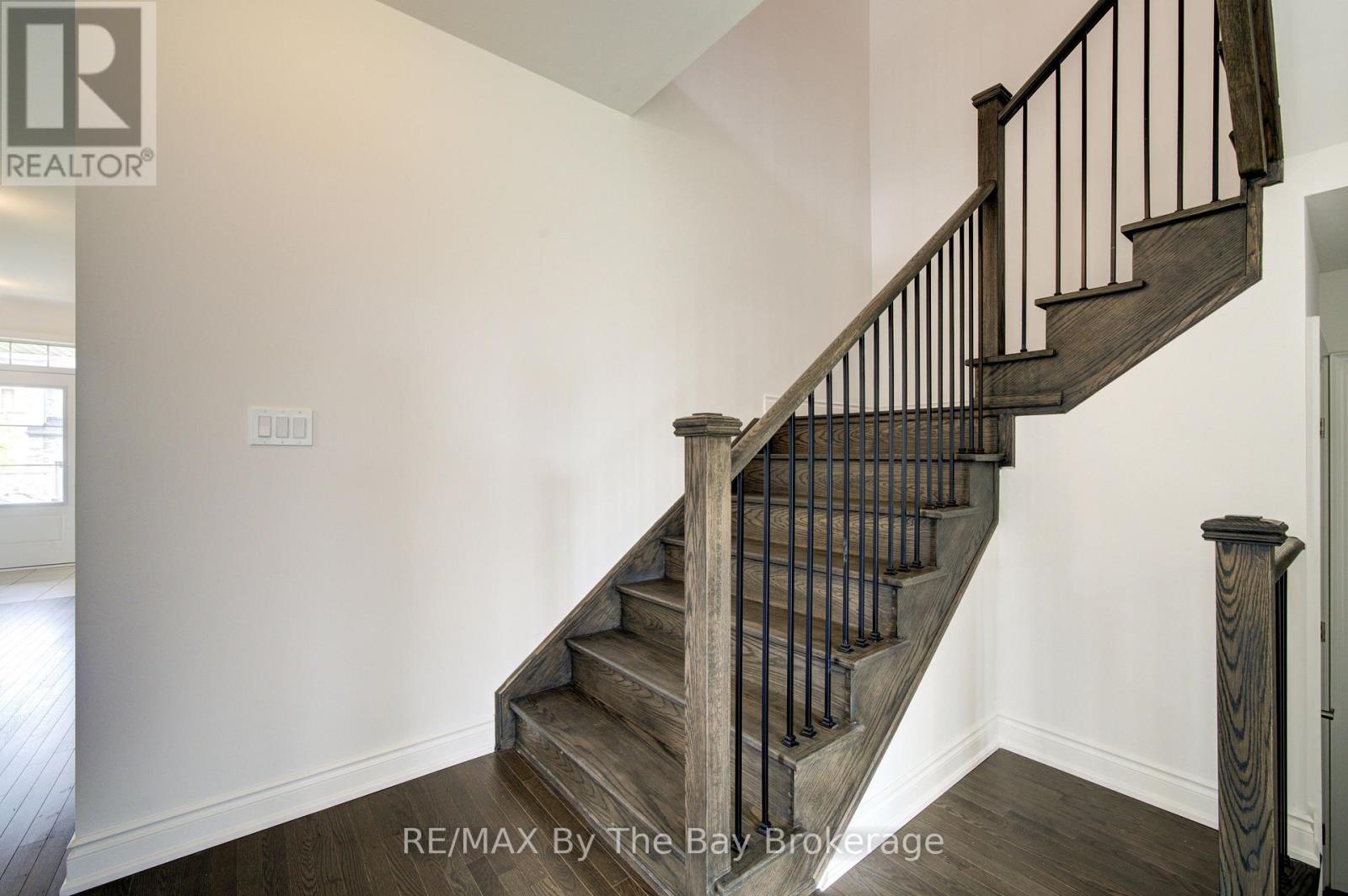 19 AMBER DRIVE - 14