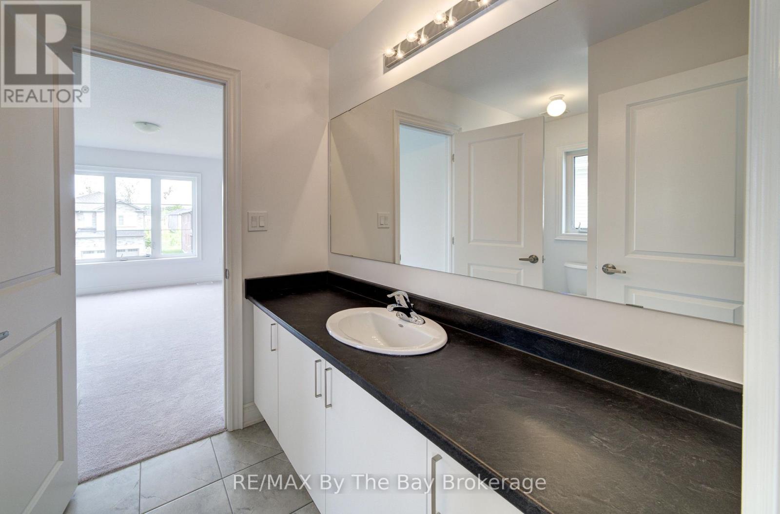 19 AMBER DRIVE - 23