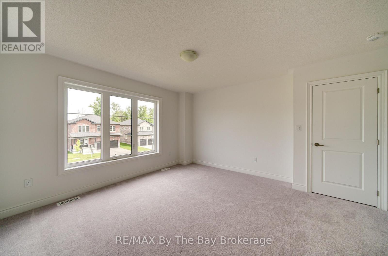 19 AMBER DRIVE - 28