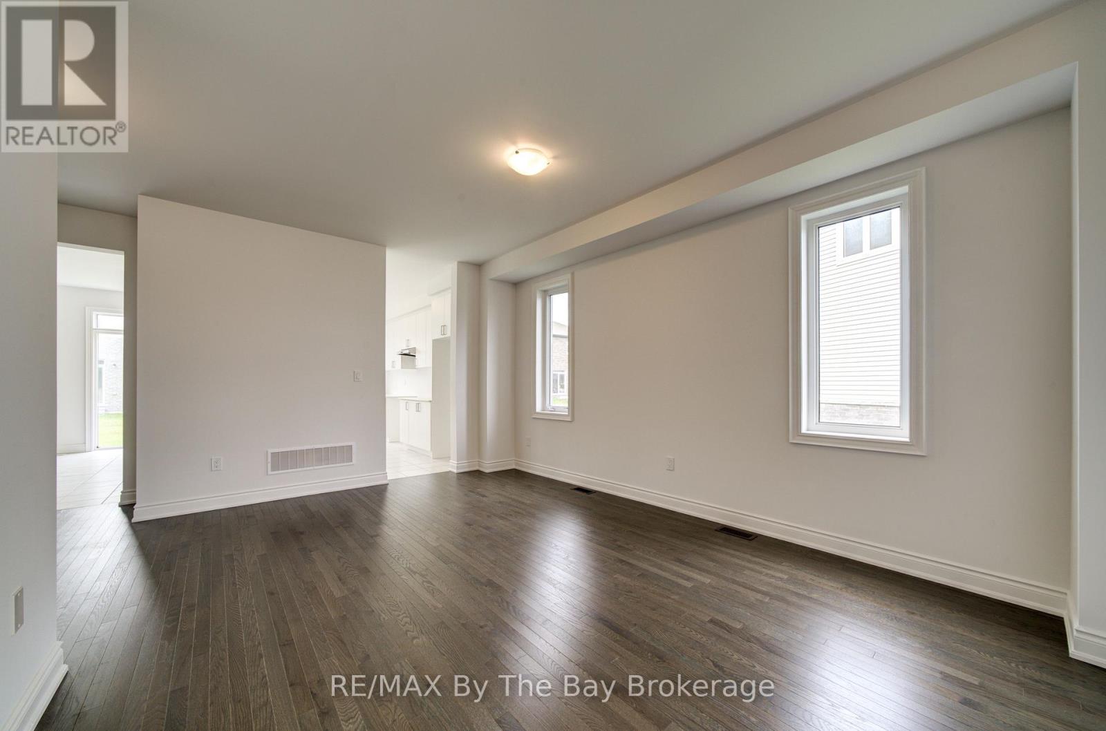 19 AMBER DRIVE - 4