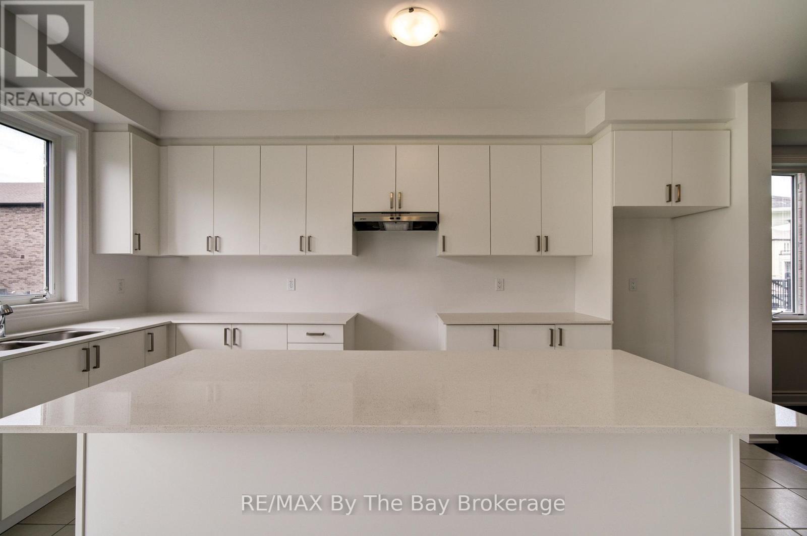 19 AMBER DRIVE - 8