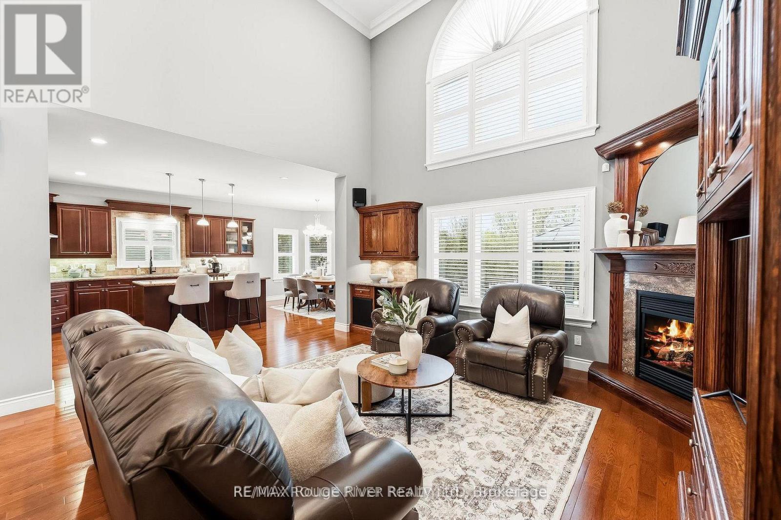 30 HANOVER COURT - 10