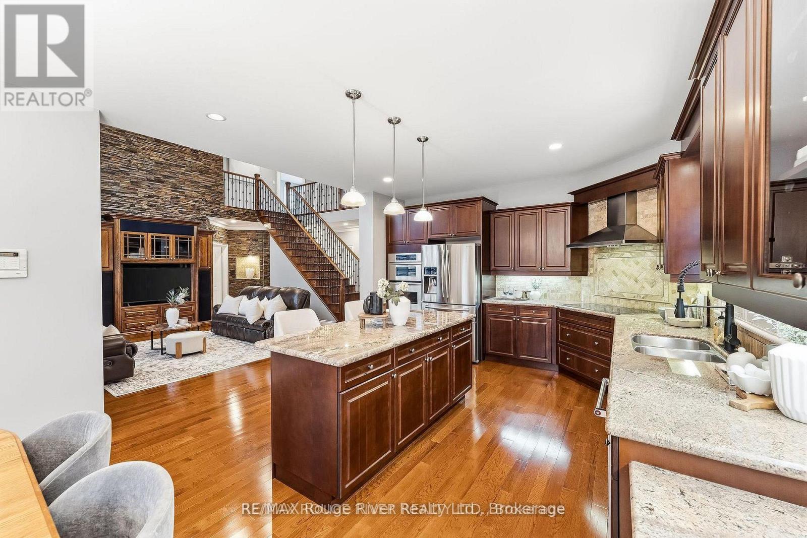 30 HANOVER COURT - 15