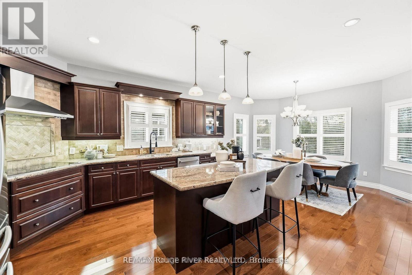 30 HANOVER COURT - 16