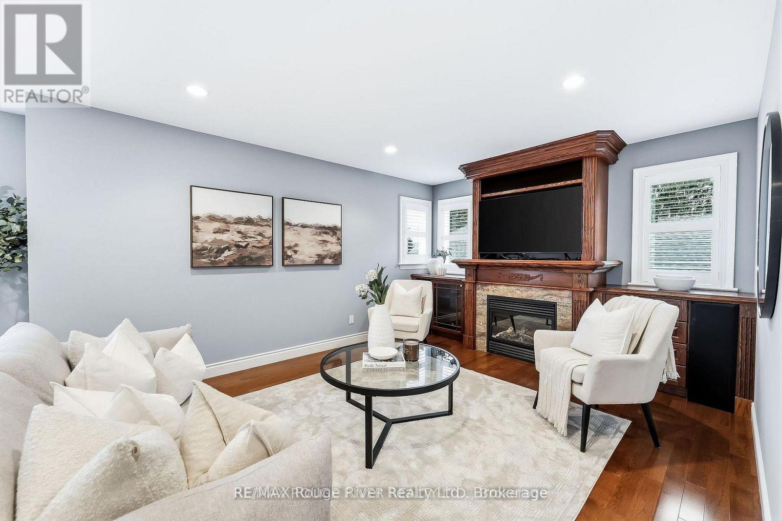 30 HANOVER COURT - 27