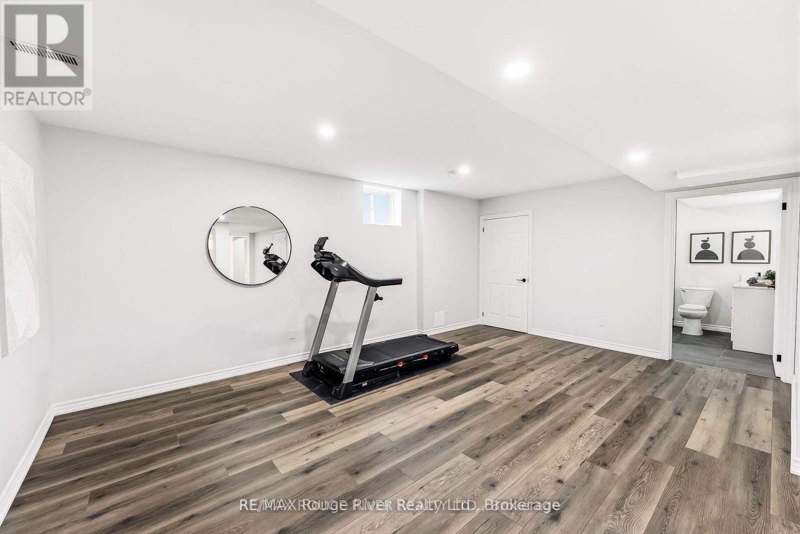 30 HANOVER COURT - 39