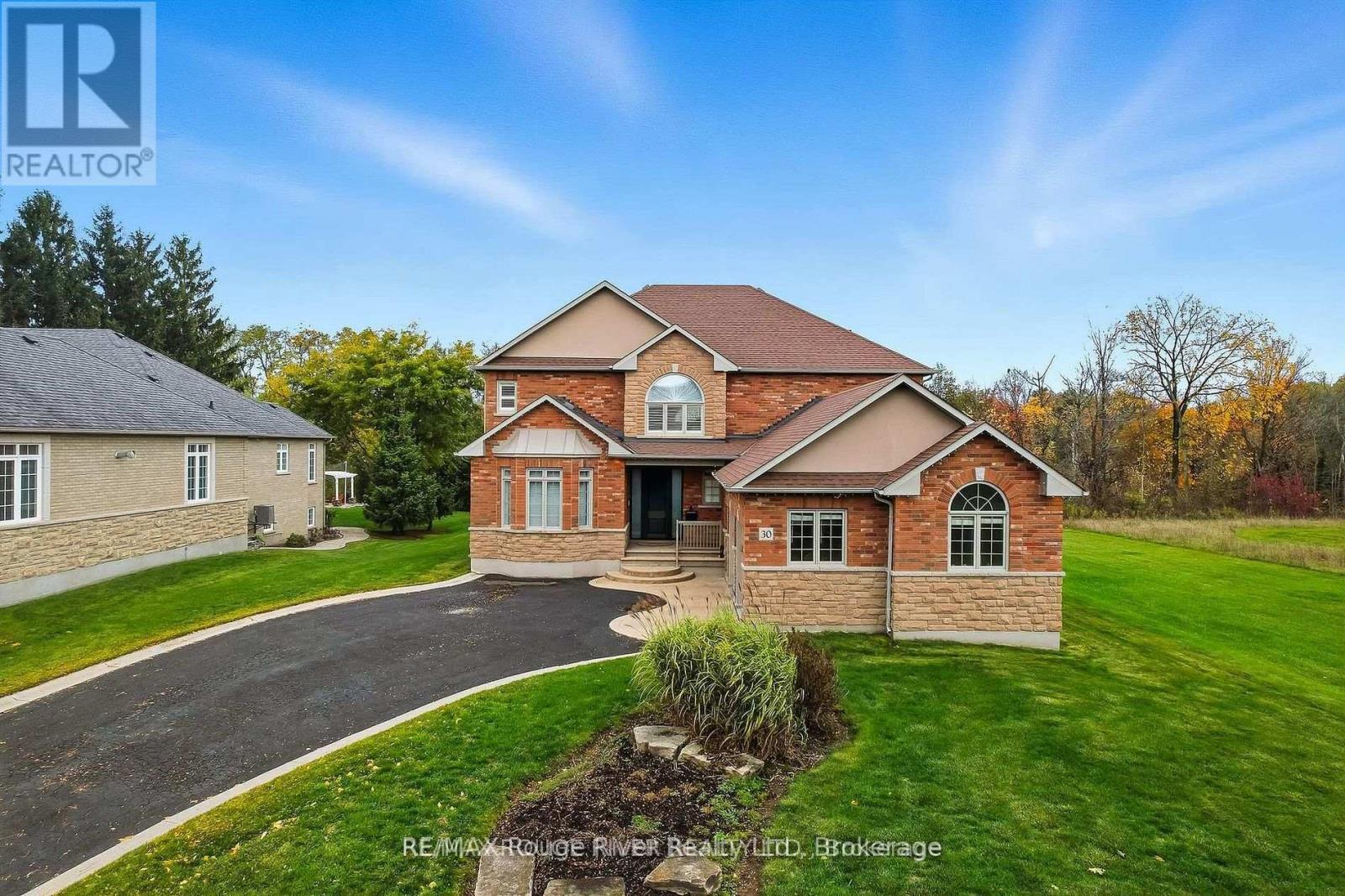 30 HANOVER COURT - 4