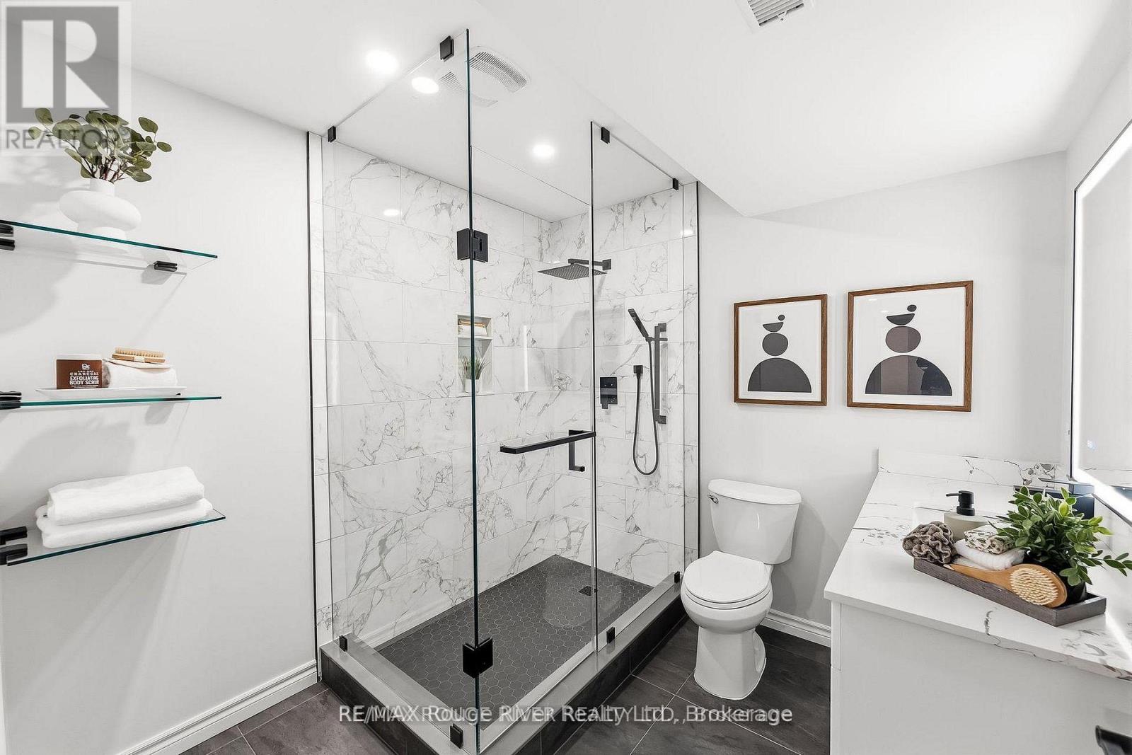 30 HANOVER COURT - 41