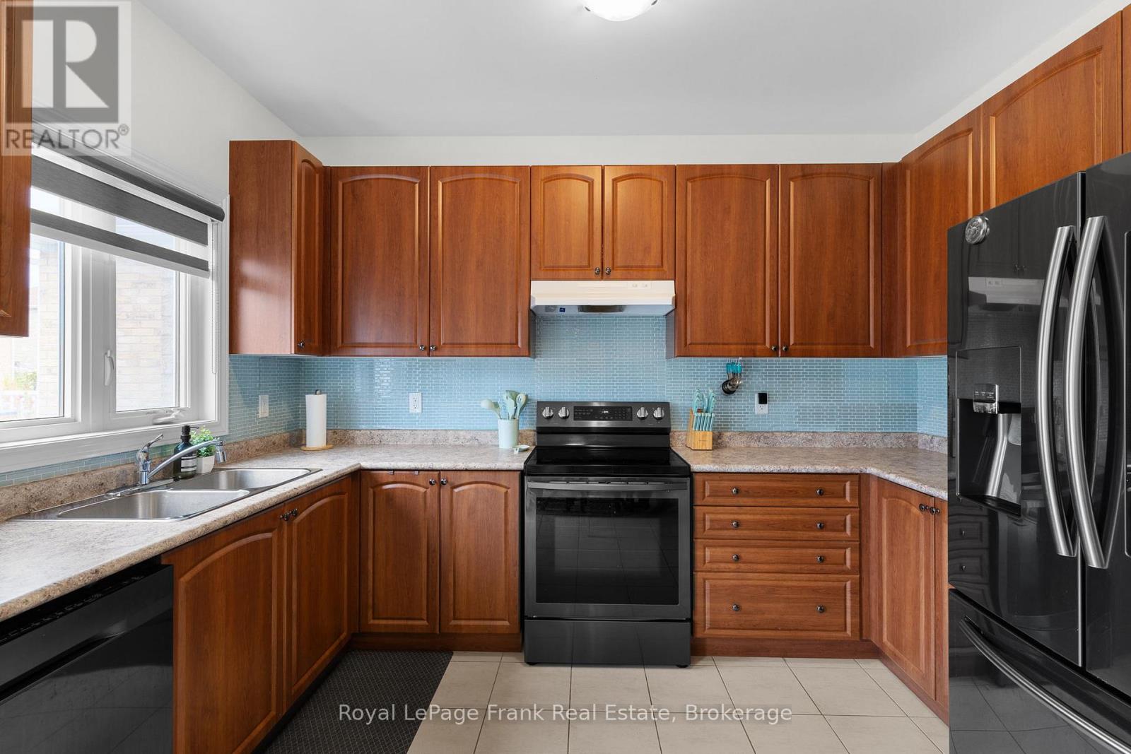 18 STODDART STREET - 22