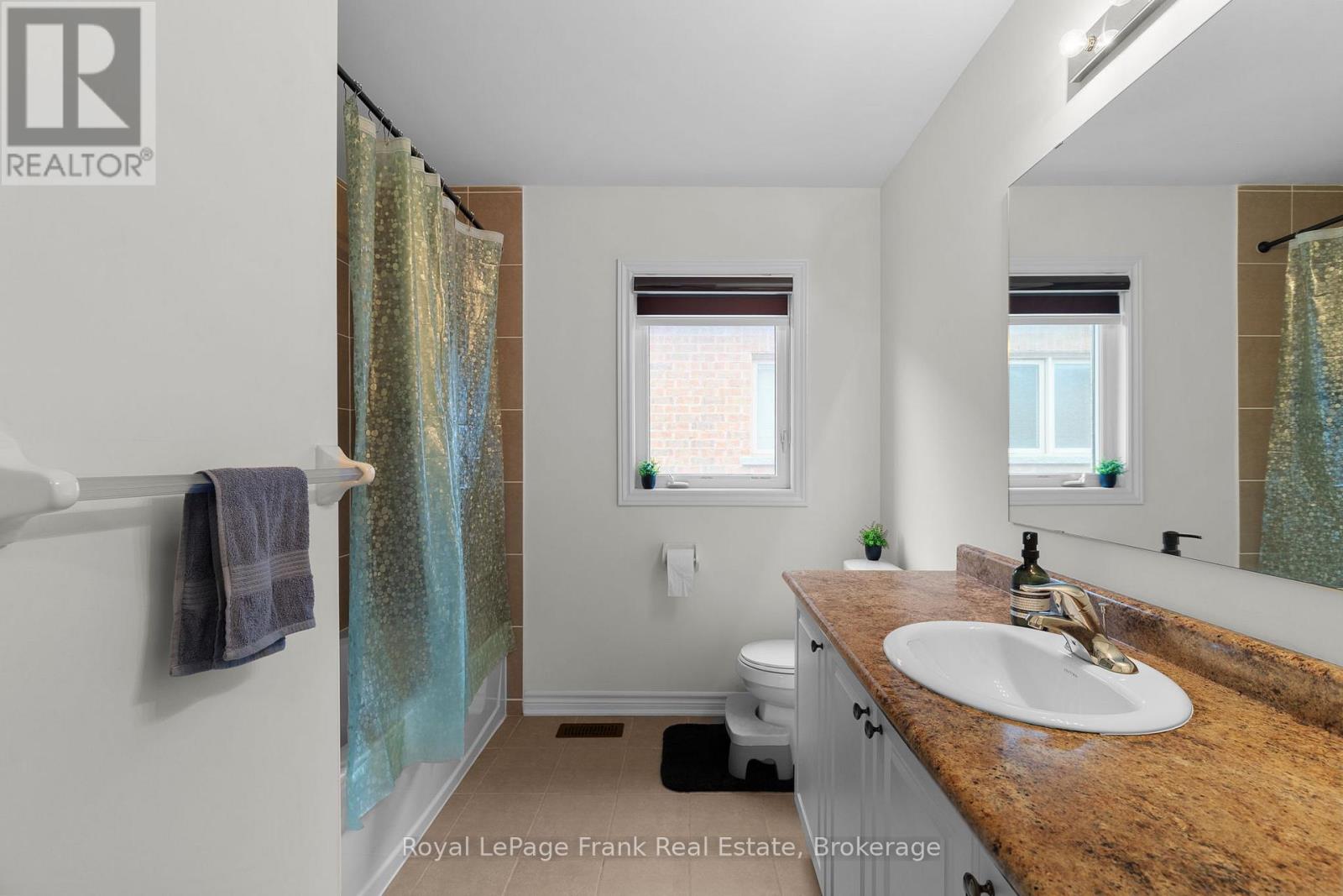 18 STODDART STREET - 32