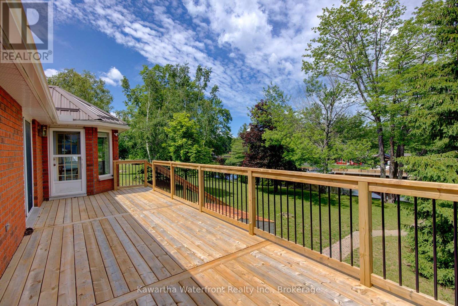 4 EVANS DRIVE - 22