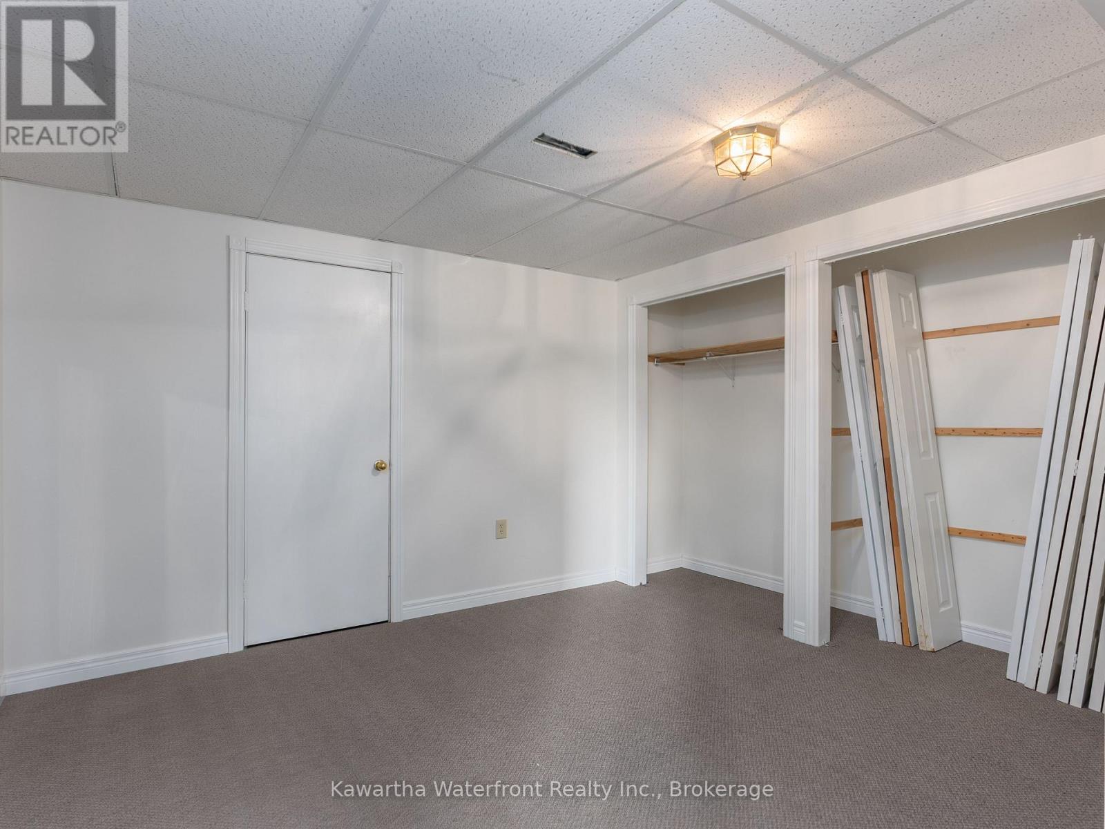 4 EVANS DRIVE - 29