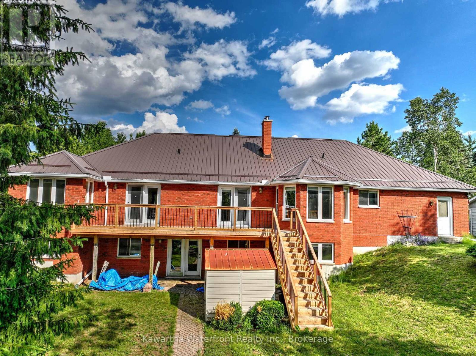 4 EVANS DRIVE - 31