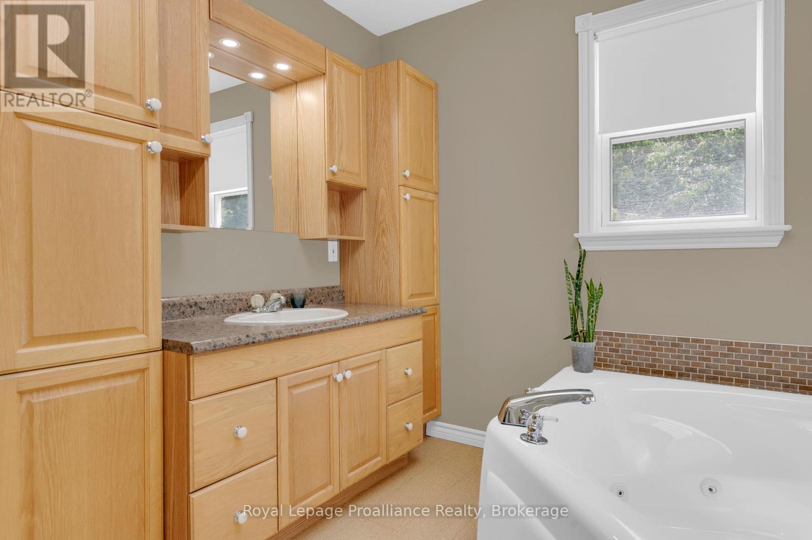 1200 WELLMANS ROAD - Image 30