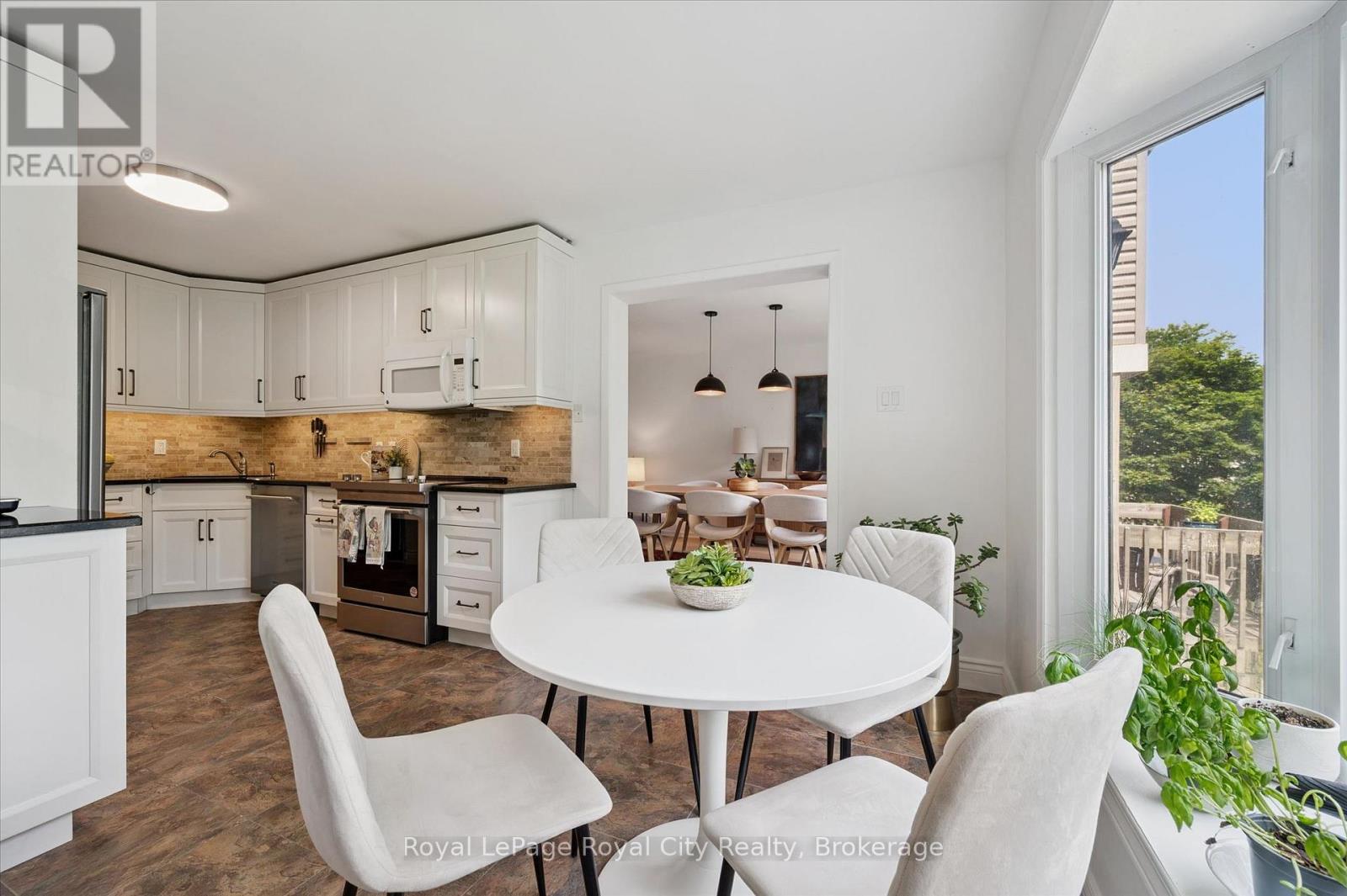 #149 295 WATER STREET - 13