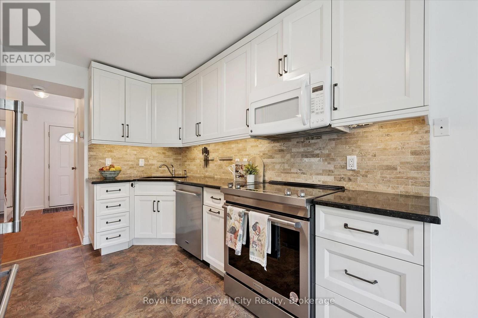 #149 295 WATER STREET - 15