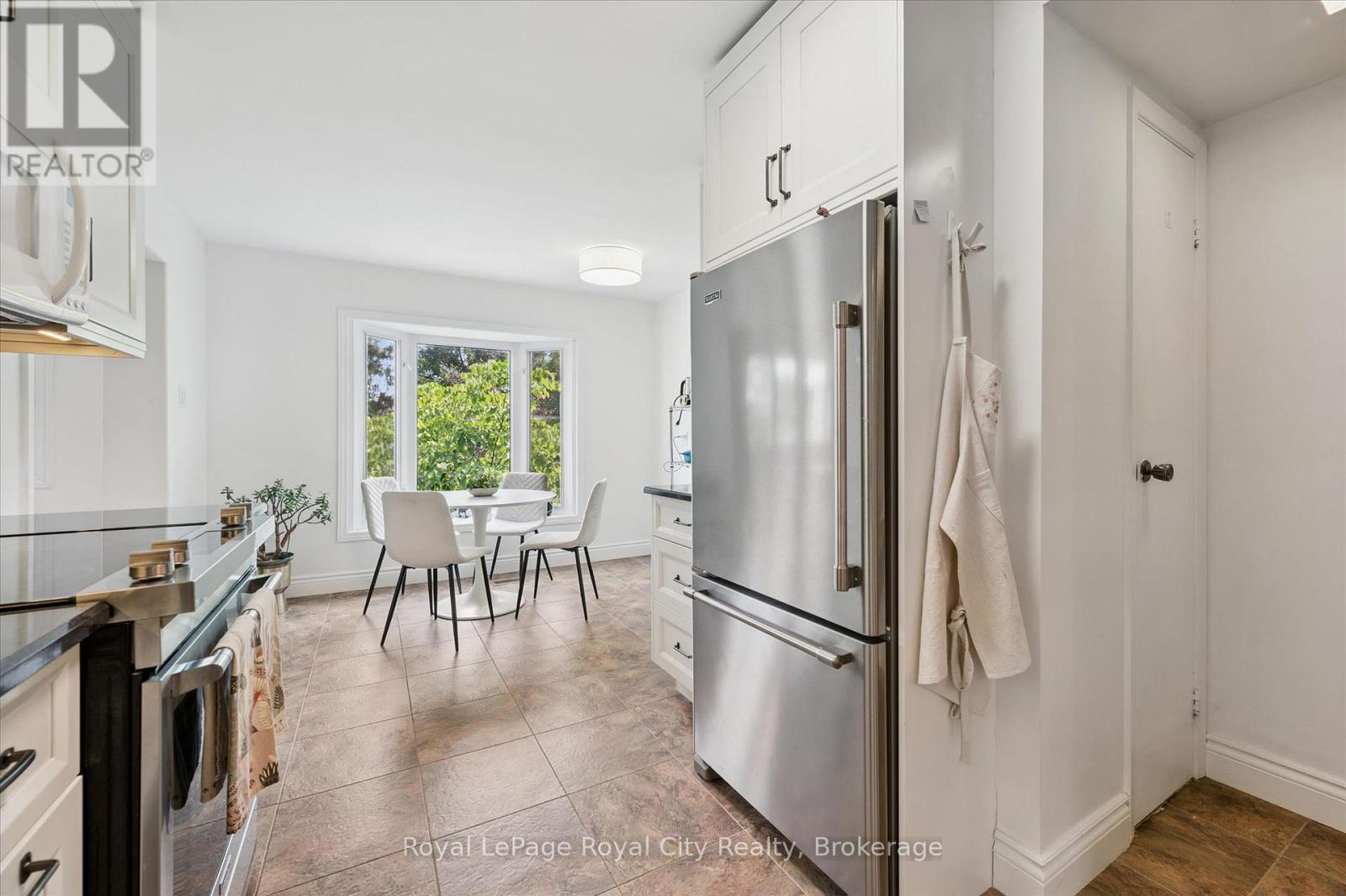 #149 295 WATER STREET - 17