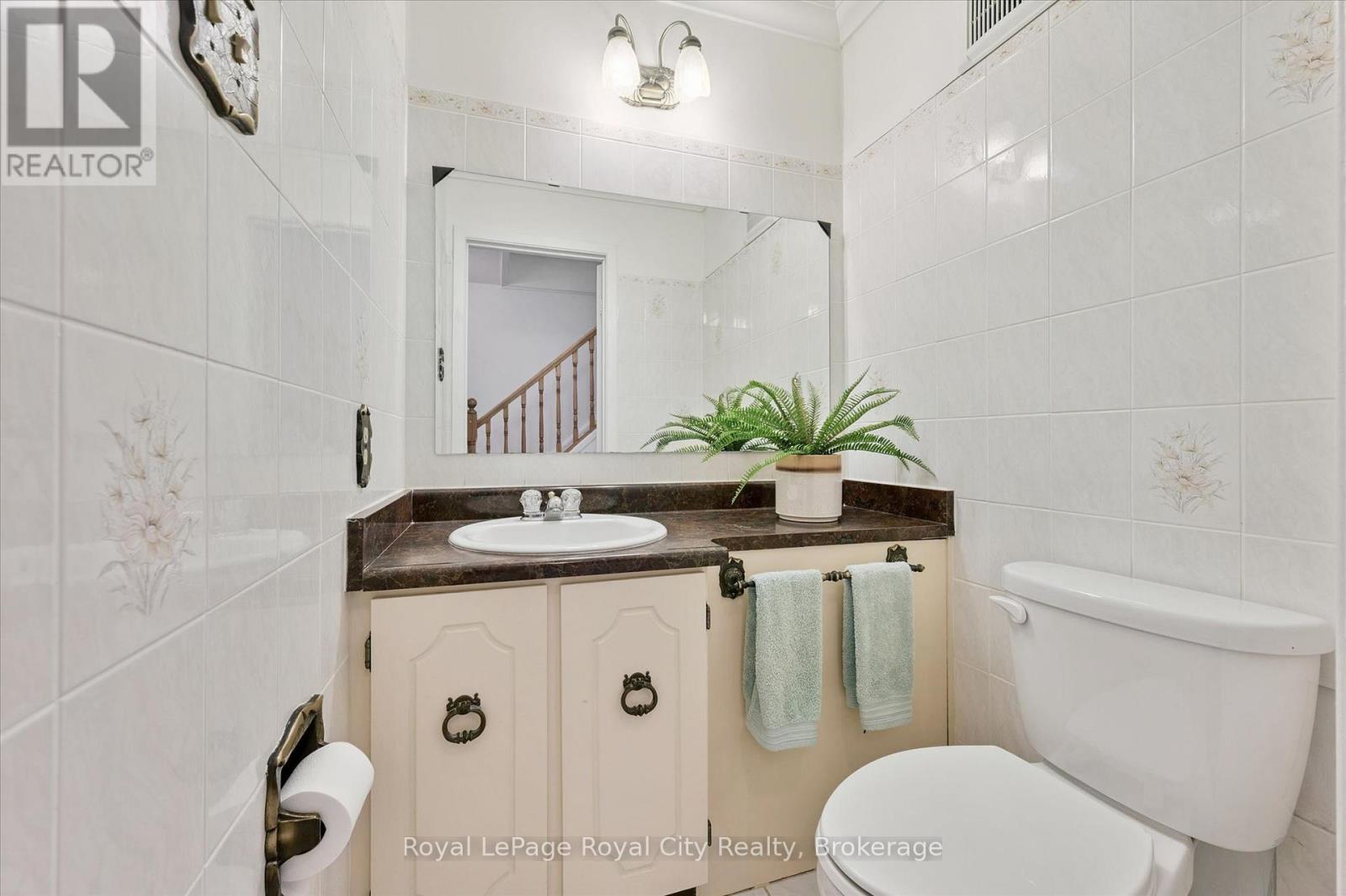 #149 295 WATER STREET - 18