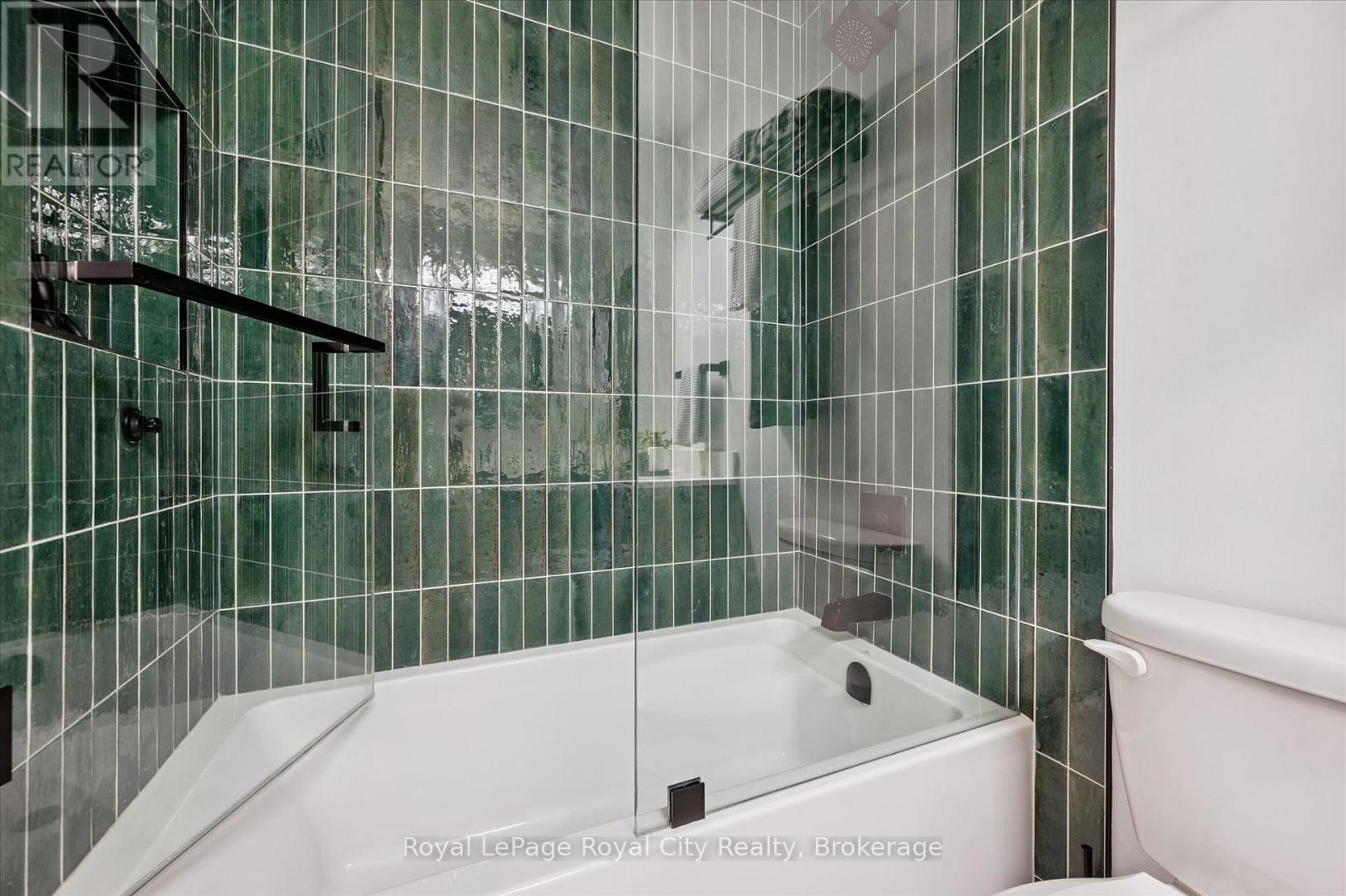 #149 295 WATER STREET - 23