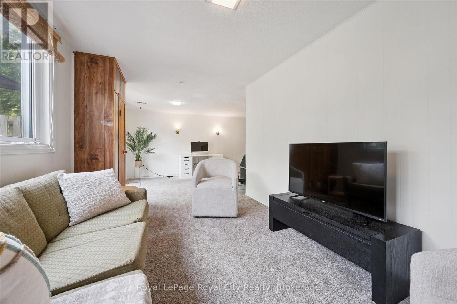 #149 295 WATER STREET - 35