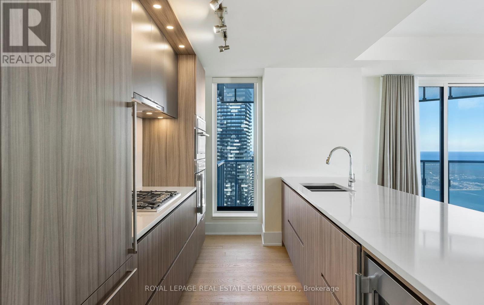 #5301 28 FREELAND STREET - 15