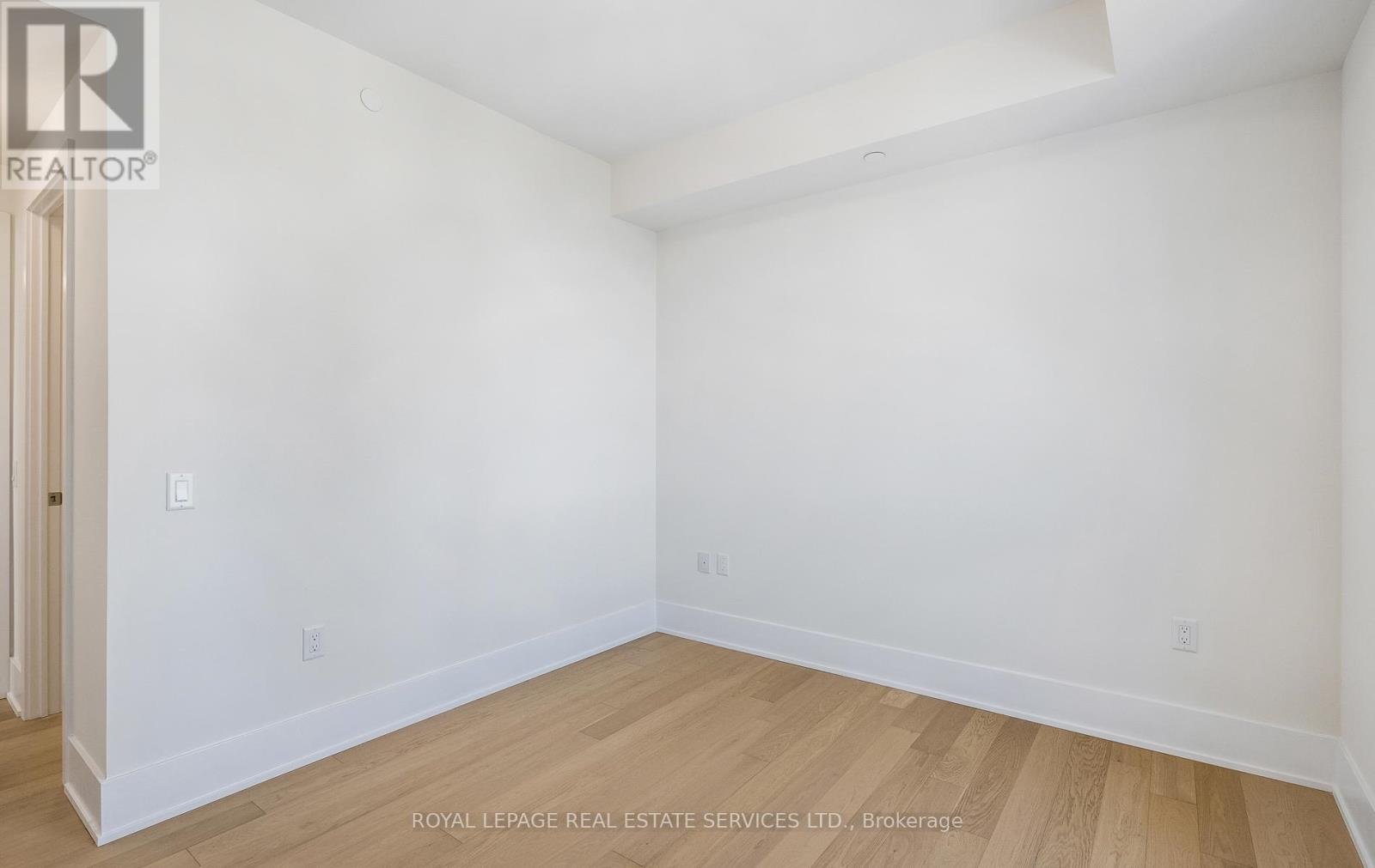 #5301 28 FREELAND STREET - 34