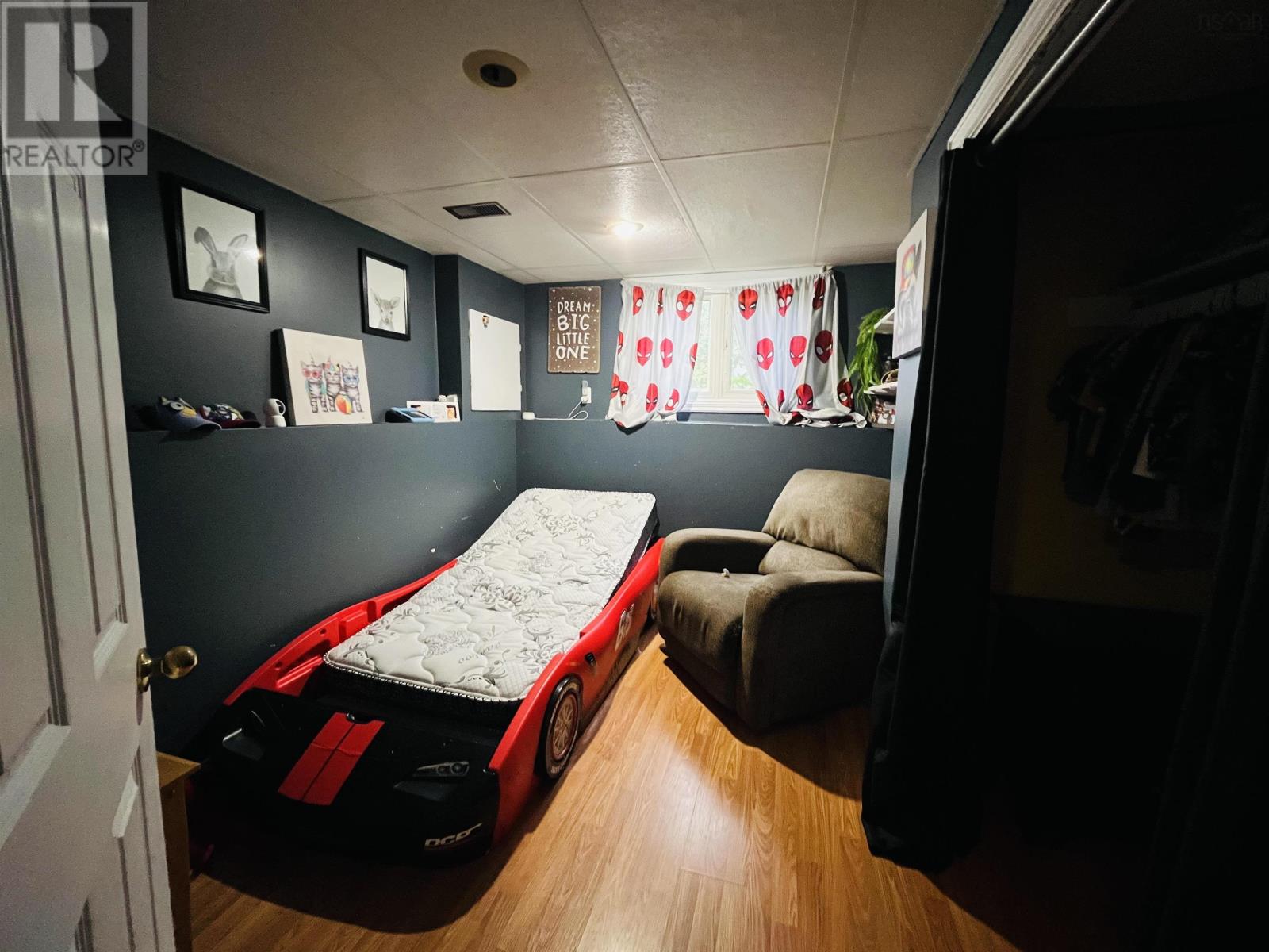 21 Snowden Avenue - 30