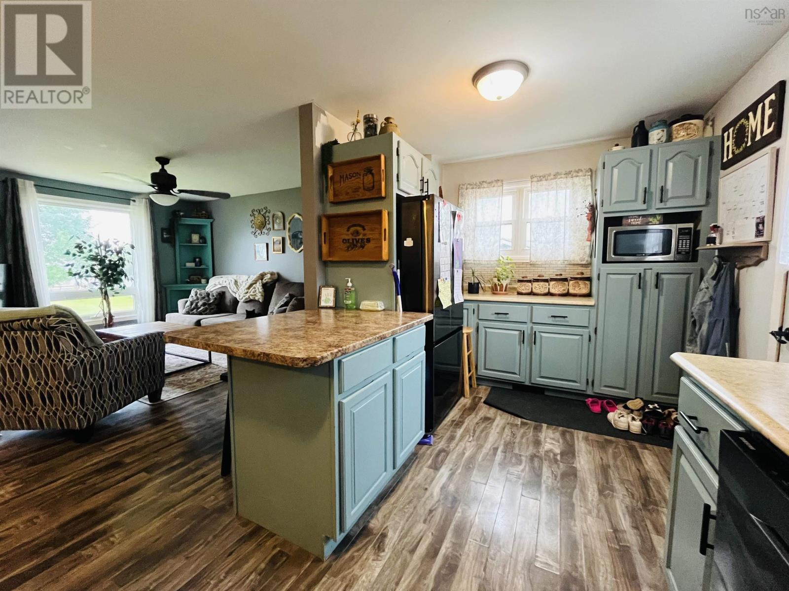 21 Snowden Avenue - 11