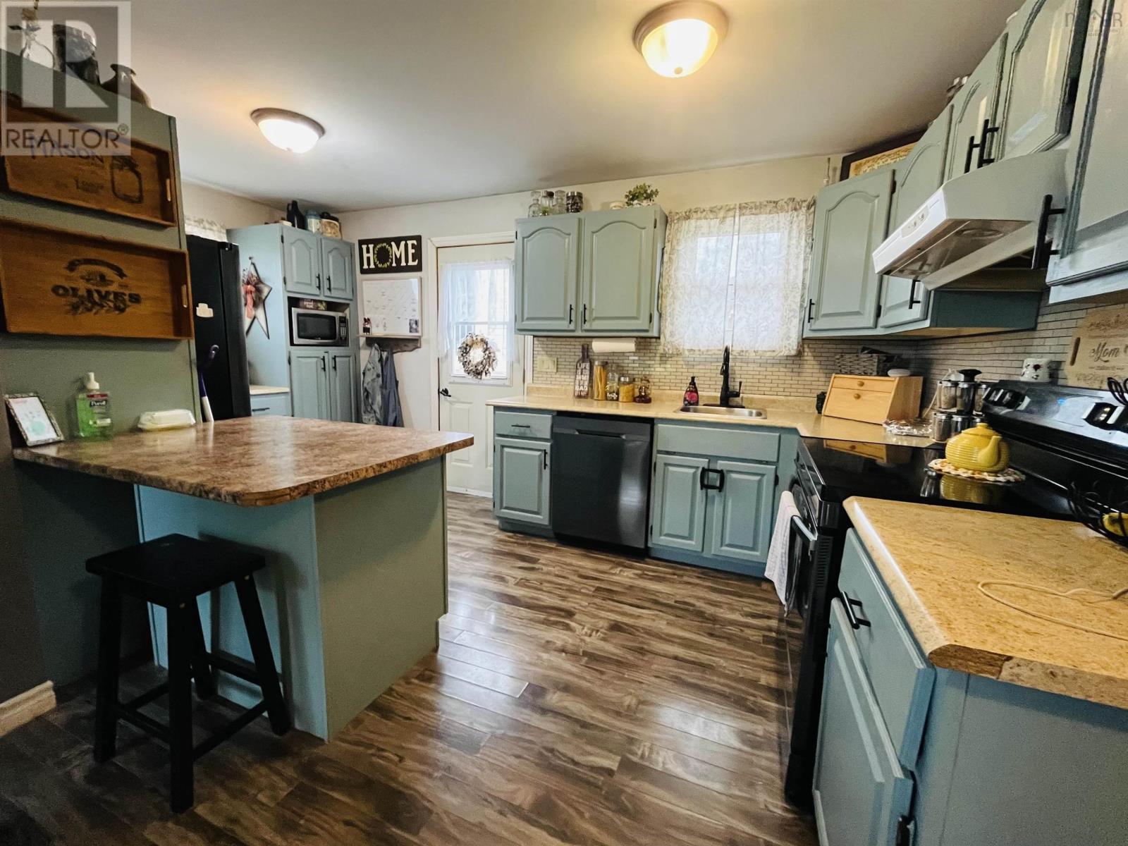 21 Snowden Avenue - 9