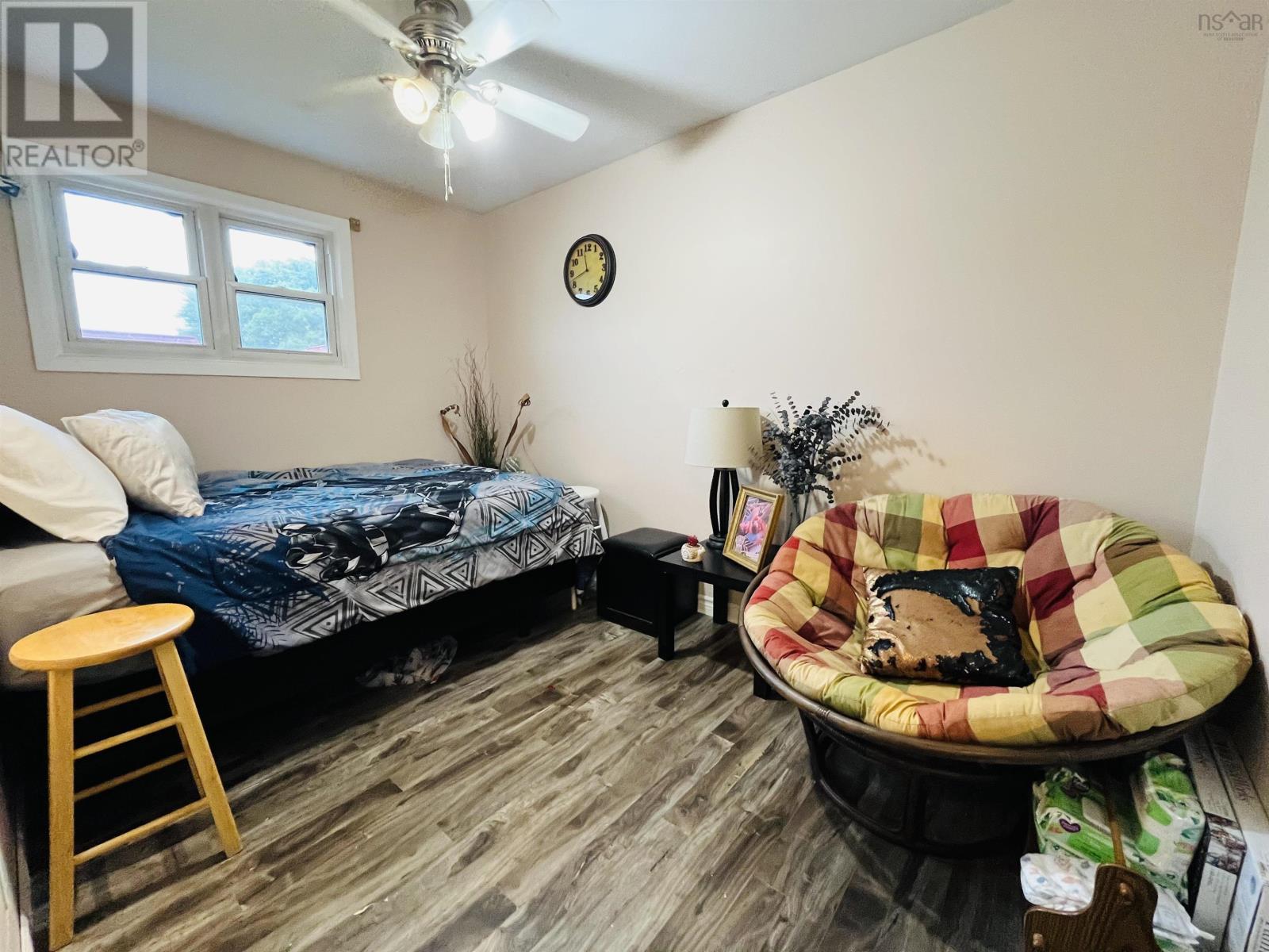 21 Snowden Avenue - 18