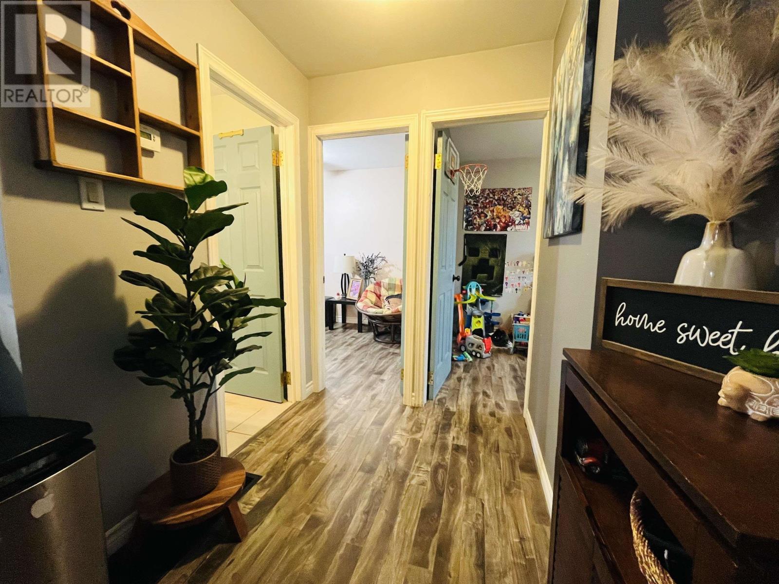21 Snowden Avenue - 16