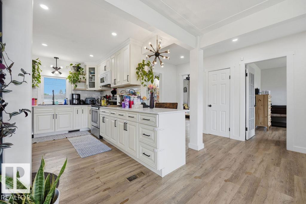 10932 151 ST NW - 12