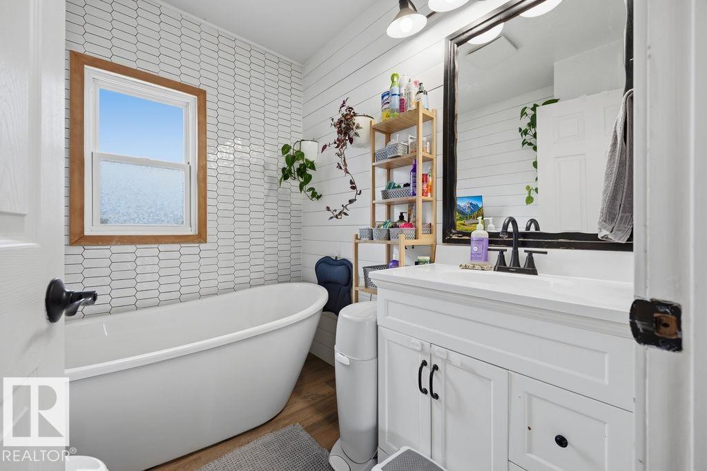 10932 151 ST NW - 16