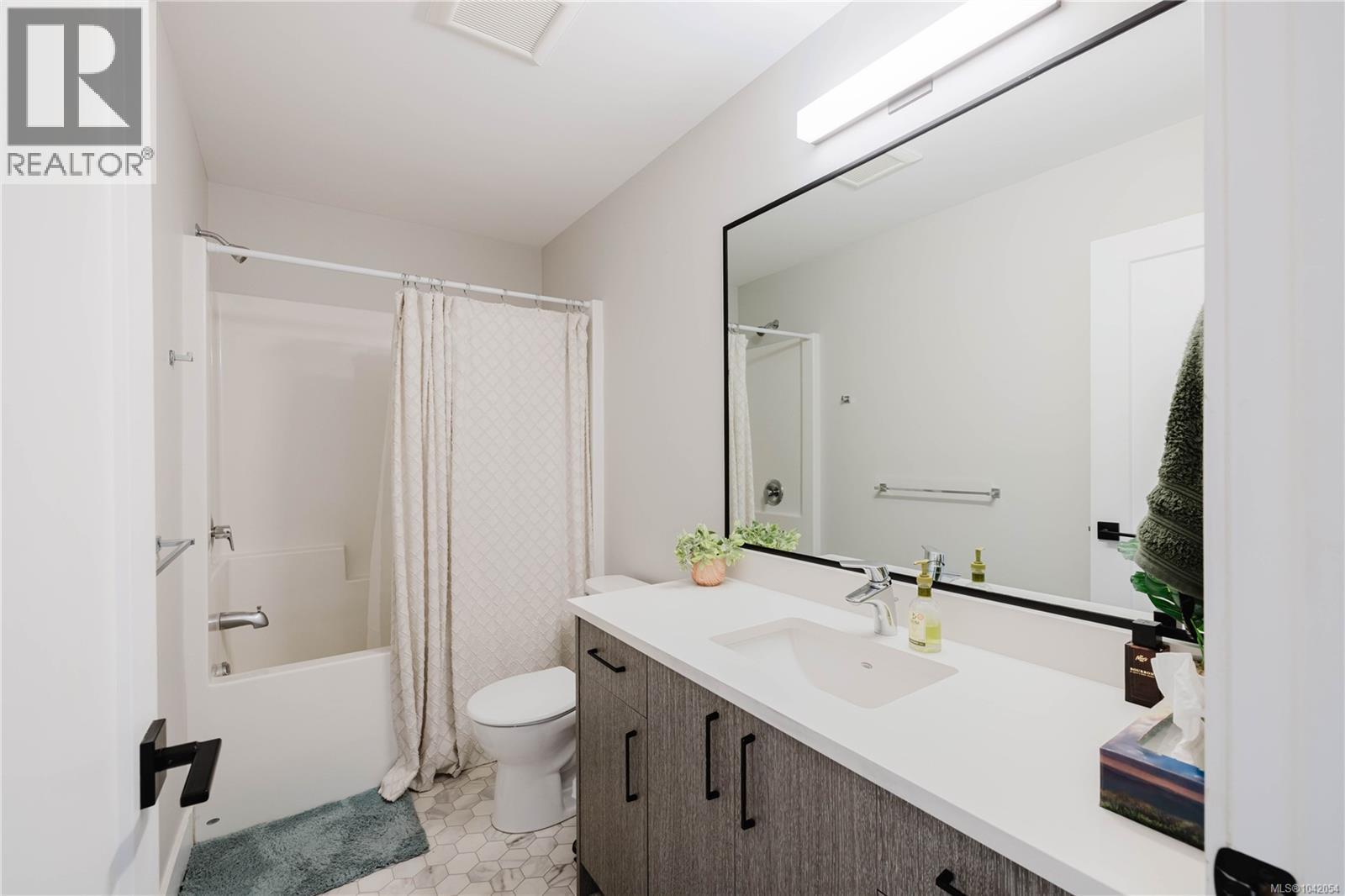 1375 Flint Ave - 48
